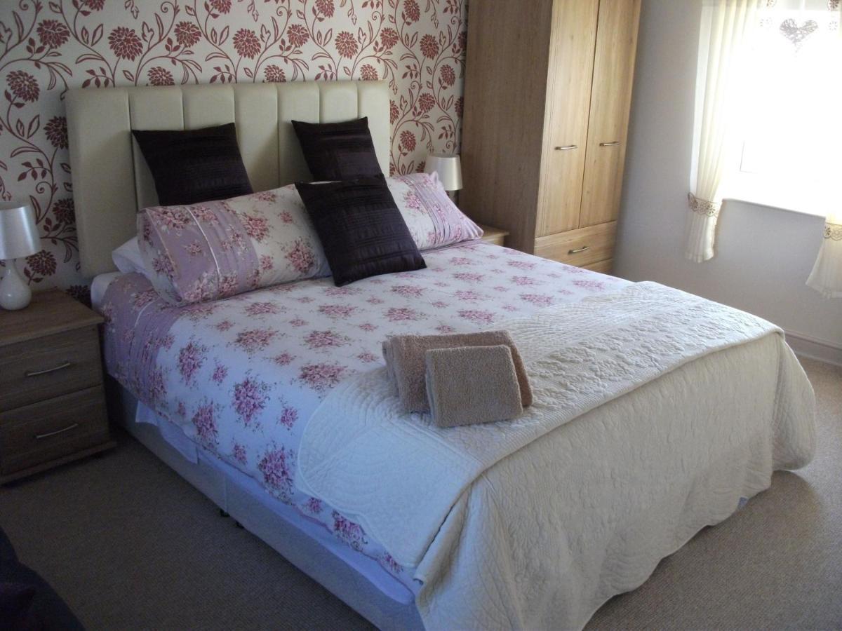 Valentino'S Hotel Filey Room photo